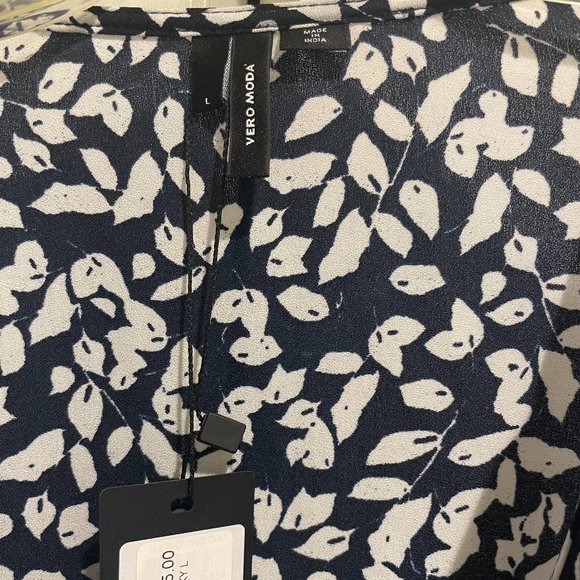 Vero Moda Floral Ruffled Wrap Dress NEW Large - Picture 2 of 7